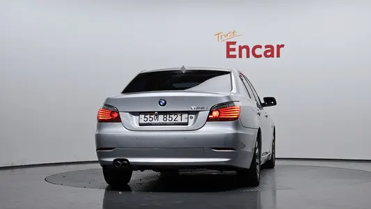 BMW 5 Series (E60) 528i 2008 4