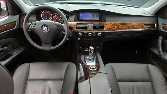 BMW 5 Series (E60) 528i 2008 7