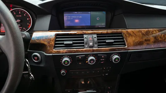 BMW 5 Series (E60) 528i 2008 15