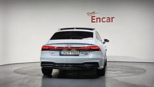 Audi A7 (4K) 55 TFSI 2021 4