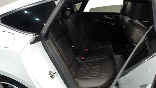 Audi A7 (4K) 55 TFSI 2021 11
