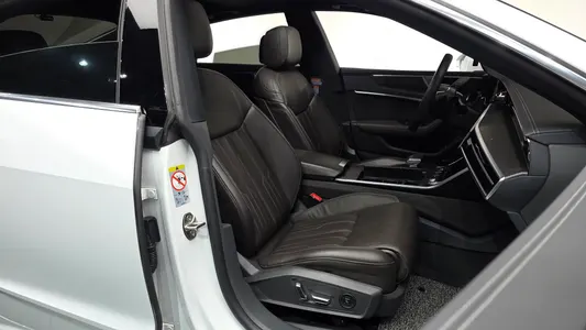 Audi A7 (4K) 55 TFSI 2021 10