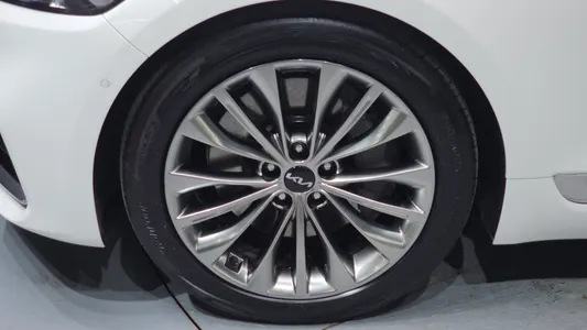 Kia K9 2 3.8 GDI AWD 2021 5