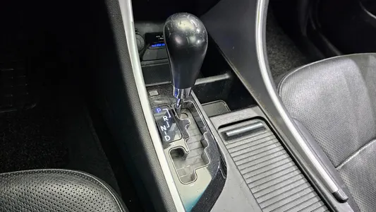 Hyundai YF Y20 2010 9