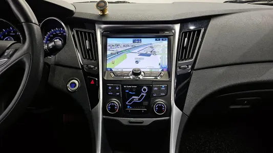 Hyundai YF Y20 2010 14