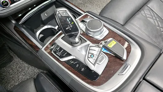 BMW 7 Series (G11) 750Li xDrive 2018 9