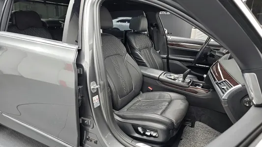 BMW 7 Series (G11) 750Li xDrive 2018 12