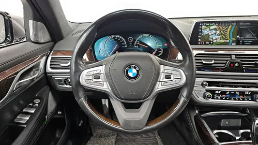 BMW 7 Series (G11) 750Li xDrive 2018 13