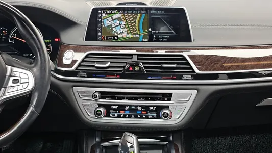 BMW 7 Series (G11) 750Li xDrive 2018 19