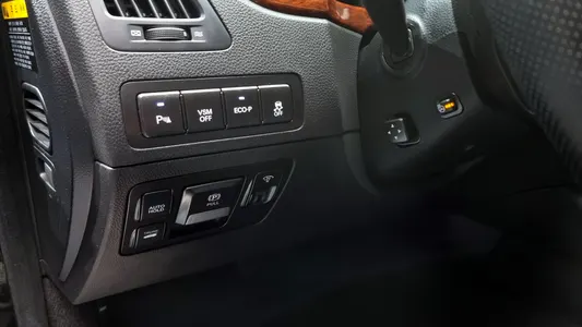Hyundai () VS380 2012 16