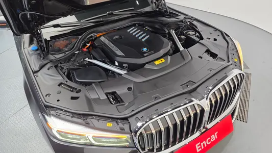 BMW 7 Series (G11) 745Le i 2021 6