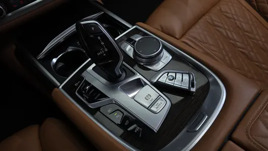 BMW 7 Series (G11) 745Le i 2021 9