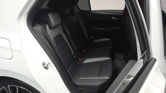 Volkswagen 8 2.0 GTI 2023 11
