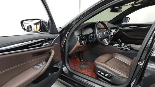 BMW 5 Series (G30) 523d M 2021 10