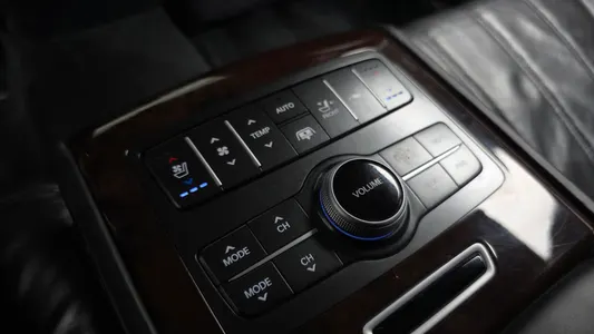 Hyundai () VS380 2011 18