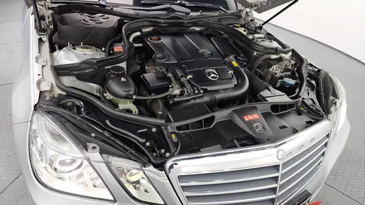 Mercedes-Benz E-Class W212 E200 CGI 2012 6