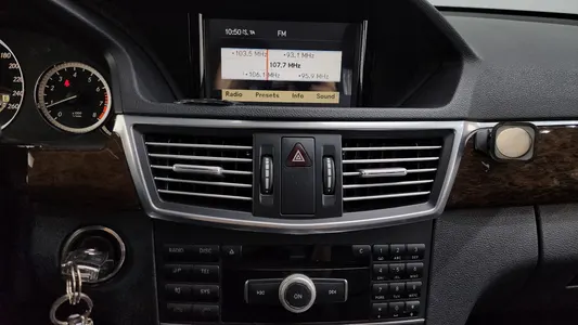 Mercedes-Benz E-Class W212 E200 CGI 2012 12