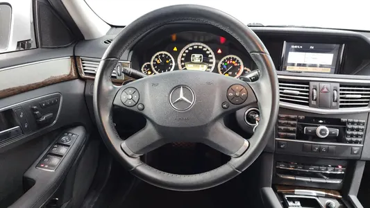 Mercedes-Benz E-Class W212 E200 CGI 2012 15