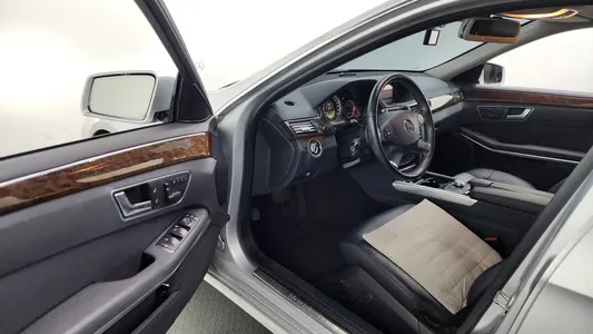 Mercedes-Benz E-Class W212 E200 CGI 2012 10
