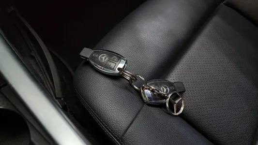 Mercedes-Benz E-Class W212 E200 CGI 2012 18