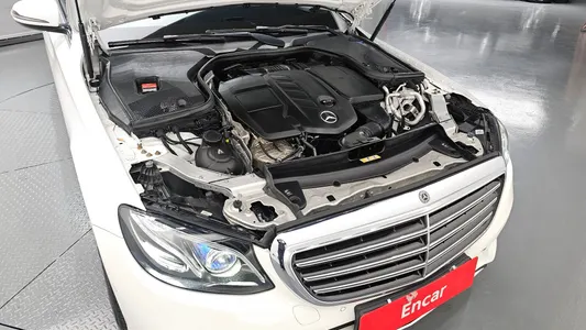 Mercedes-Benz E-Class W213 E220d 4MATIC 2020 6