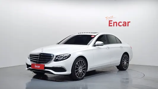 Mercedes-Benz E-Class W213 E220d 4MATIC 2020