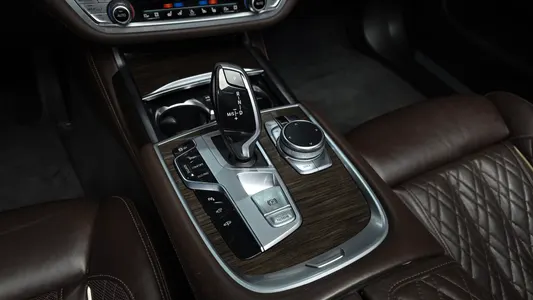 BMW 7 Series (G11) 730d xDrive 2019 9