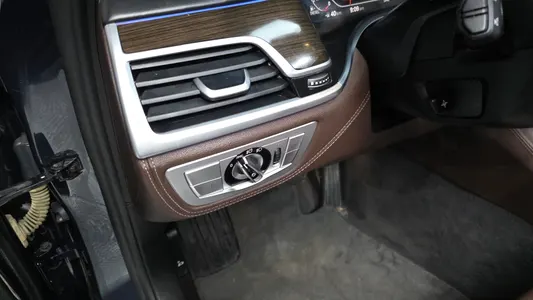 BMW 7 Series (G11) 730d xDrive 2019 27