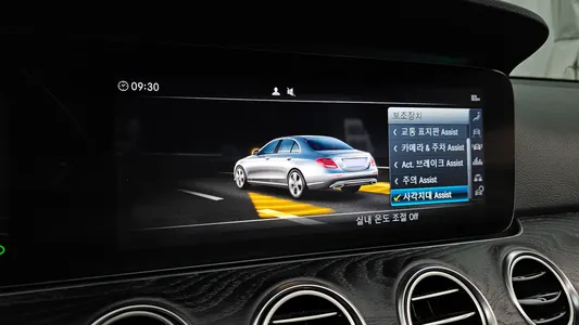 Mercedes-Benz E-Class W213 E300 4MATIC 2019 16