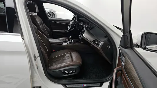 BMW 5 Series (G30) 530i M 2020 11