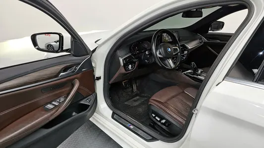 BMW 5 Series (G30) 530i M 2020 10