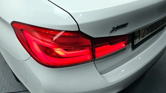 BMW 5 Series (G30) 530i M 2020 23