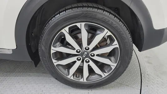 Kia 4 1.7 2WD 2016 5