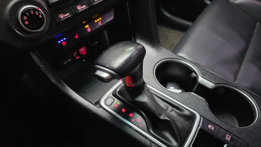 Kia 4 1.7 2WD 2016 9