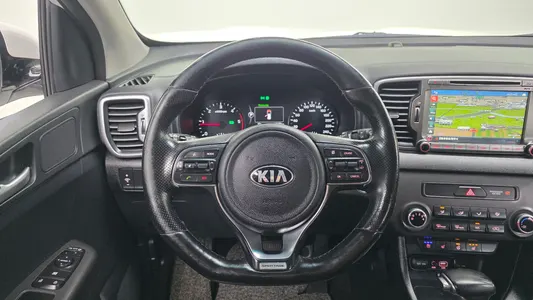 Kia 4 1.7 2WD 2016 13