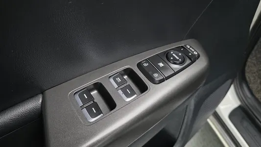 Kia 4 1.7 2WD 2016 27