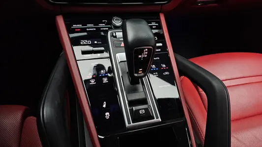 Porsche (PO536) 3.0 E- 2021 9