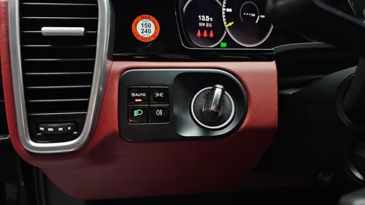 Porsche (PO536) 3.0 E- 2021 28