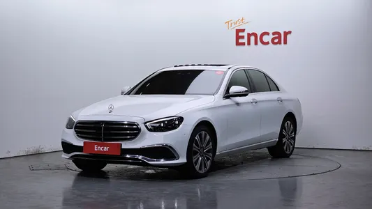 Mercedes-Benz E-Class W213 E300e 4MATIC 2023