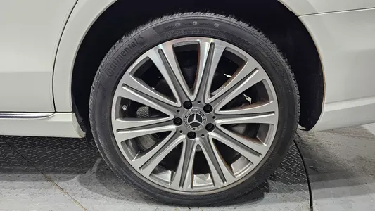 Mercedes-Benz E-Class W213 E300e 4MATIC 2023 21