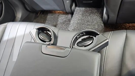 Mercedes-Benz E-Class W213 E300e 4MATIC 2023 27