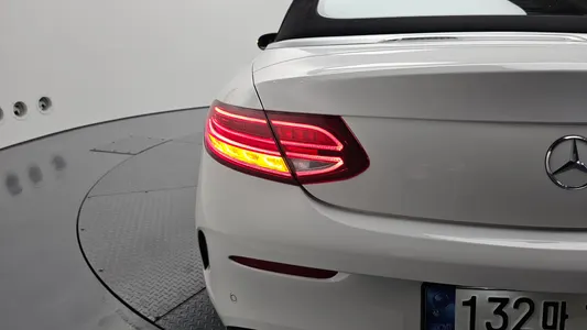 Mercedes-Benz C-Class W205 C200 2017 23