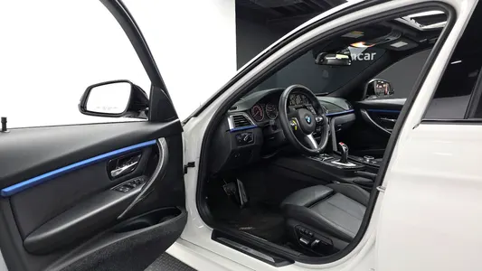 BMW 3 Series (F30) 320i M 2018 10