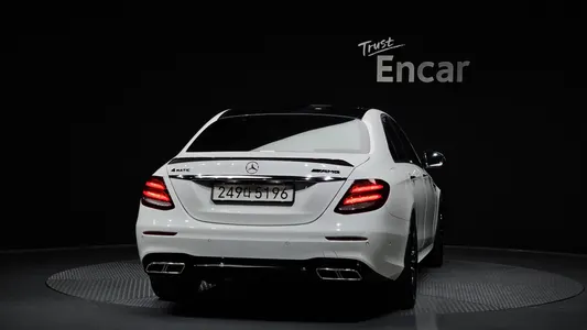 Mercedes-Benz E-Class W213 E300 4MATIC AMG Line 2018 4