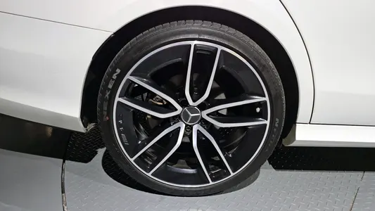 Mercedes-Benz E-Class W213 E300 4MATIC AMG Line 2018 5