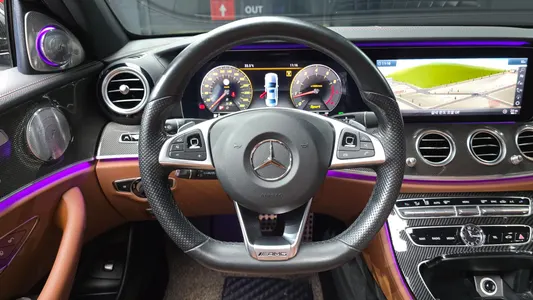 Mercedes-Benz E-Class W213 E300 4MATIC AMG Line 2018 13