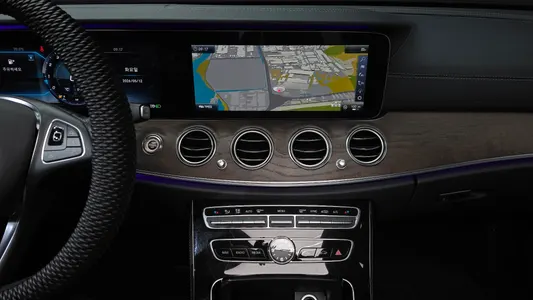 Mercedes-Benz E-Class W213 E300 2018 14