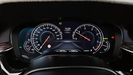 BMW 5 Series (G30) 520d xDrive 2018 8