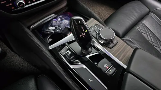 BMW 5 Series (G30) 520d xDrive 2018 9