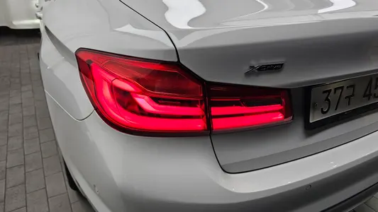 BMW 5 Series (G30) 520d xDrive 2018 23